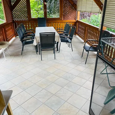 Haus Linde Goertschitztal 아파트