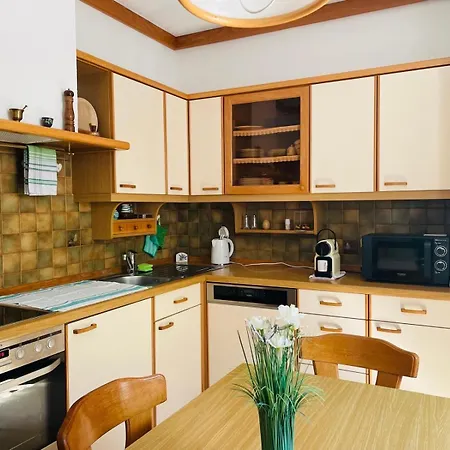Haus Linde Goertschitztal 公寓